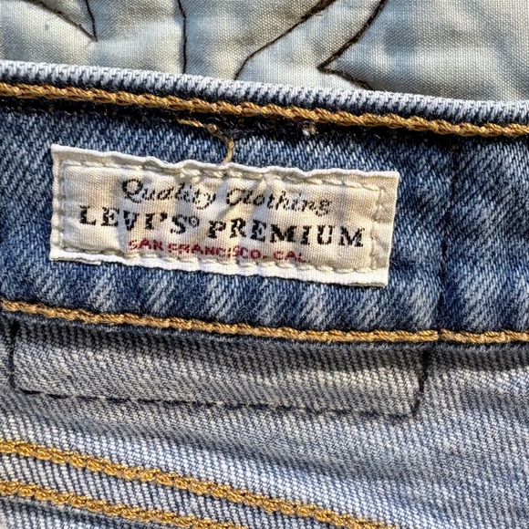 Levi’s Premium Wedgie Straight Cropped Distressed Jeans Sz 28🧡 - Picture 10 of 12